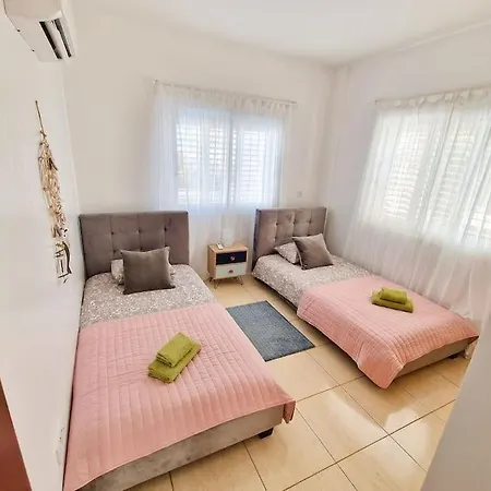 Malama باراليمني