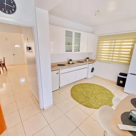 Malama باراليمني