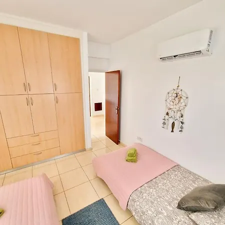 Malama باراليمني