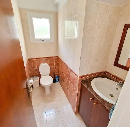 Malama Vila Paralimni