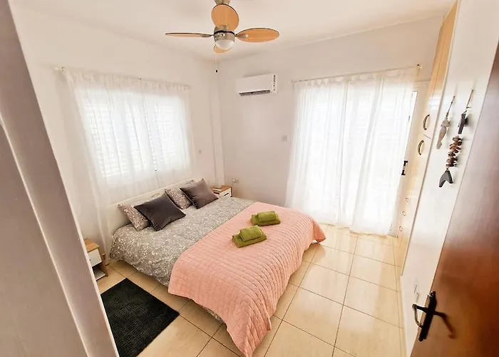 Vila Malama Paralimni