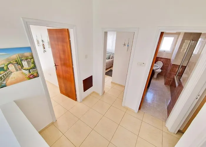 Malama Vila Paralimni